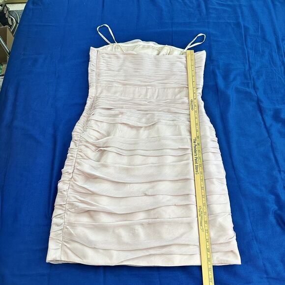 MONIQUE LHUILLIER Bridesmaid Ruched Fitted Light Pink Strapless Sheath 14 *flaws - Picture 2 of 7